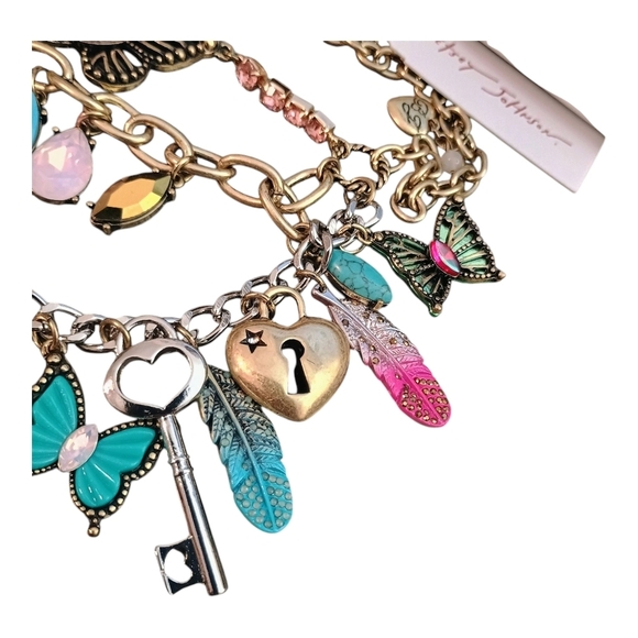 NWT Betsey Johnson Chunky Charm Necklace Love Flies Free Butterfly Whimsical - Picture 4 of 7